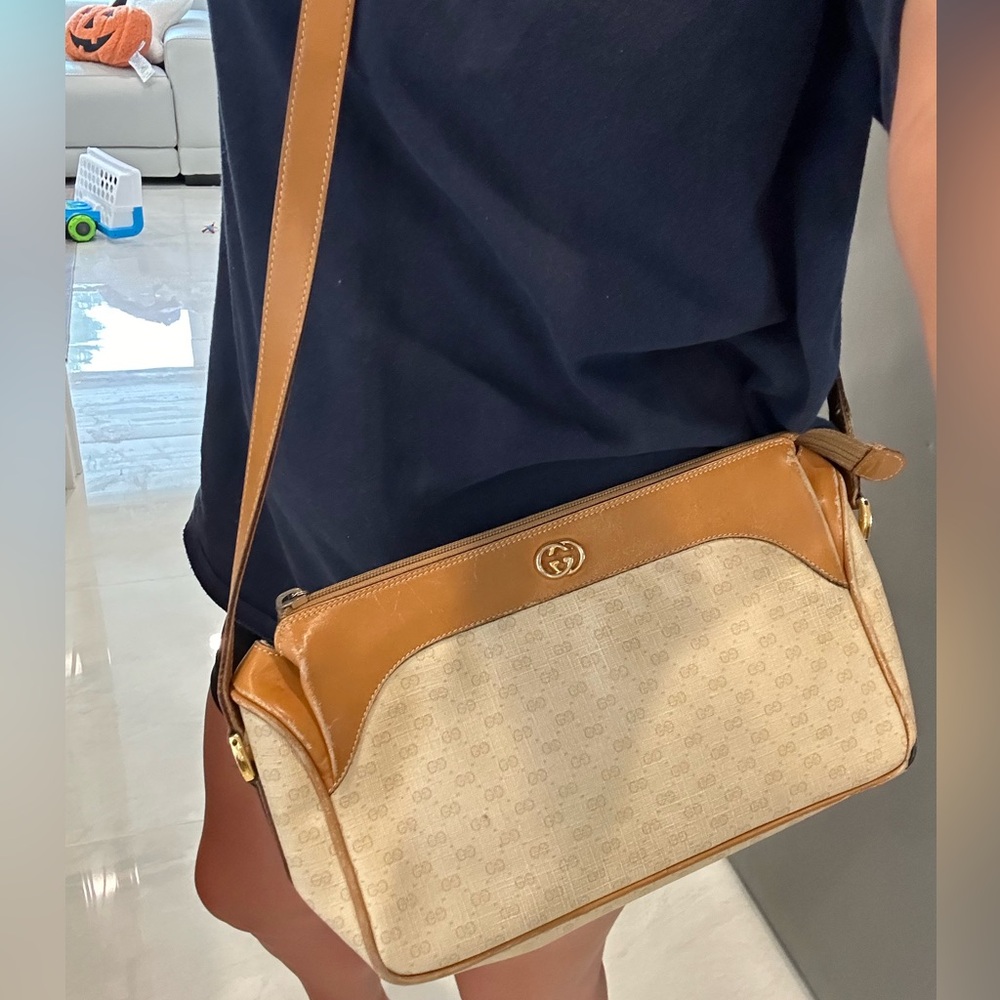 Vintage Authentic Gucci Crossbody